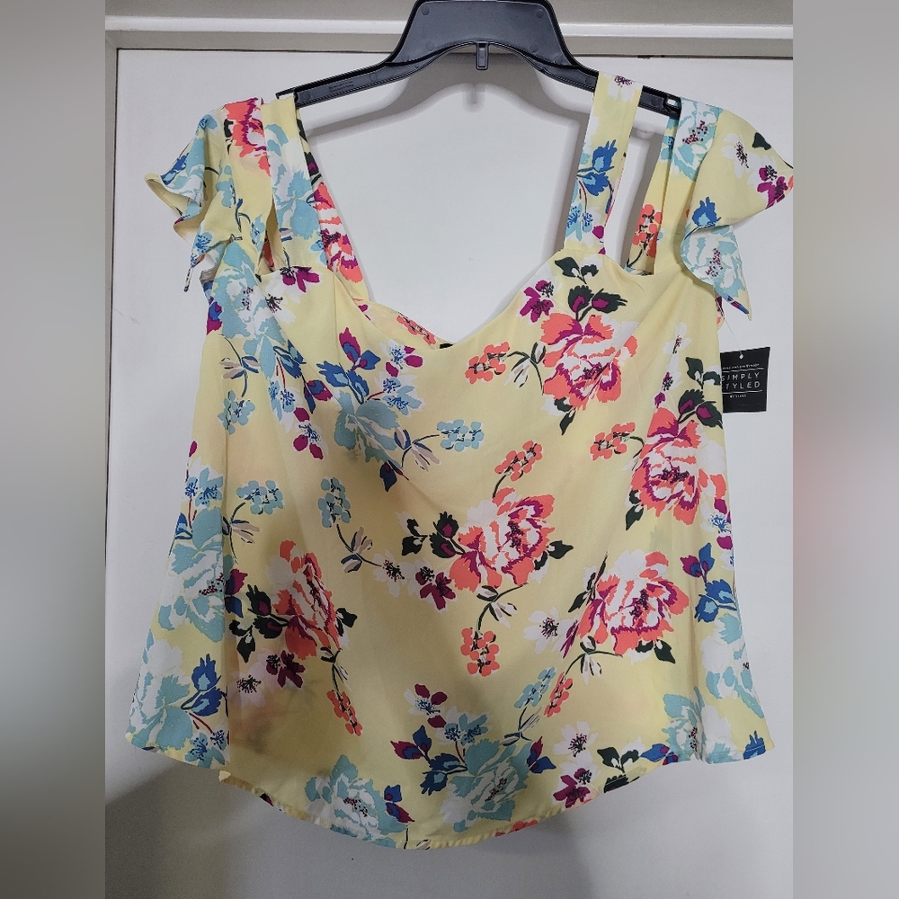 NWT Simply Styled blouse
